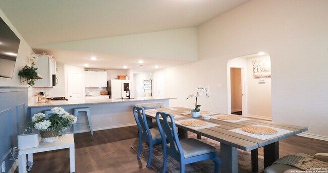 Photo - 6807 Kingsley Edge