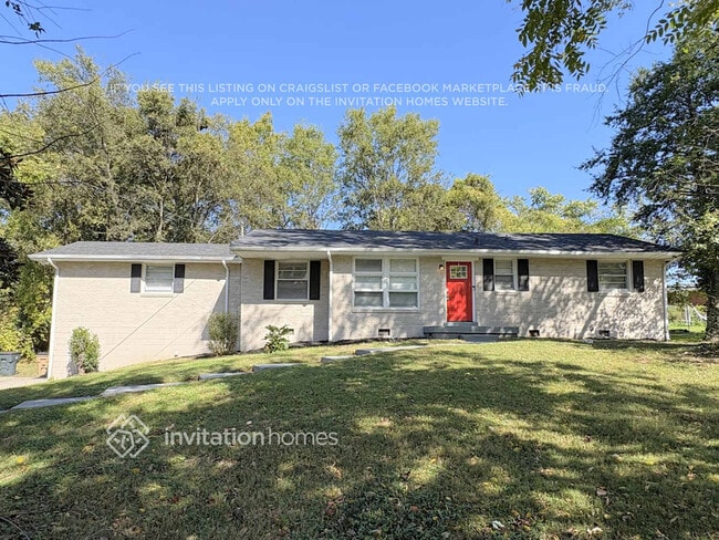 Building Photo - 562 Whispering Hills Dr