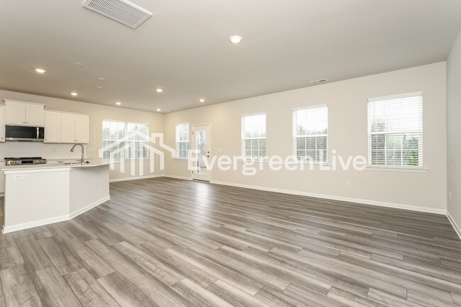 Photo - 5603 Hydrangea St