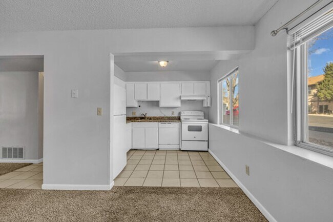 Photo - Beautiful 1 Bed 1 Bath Condo Near Old Colorado!!