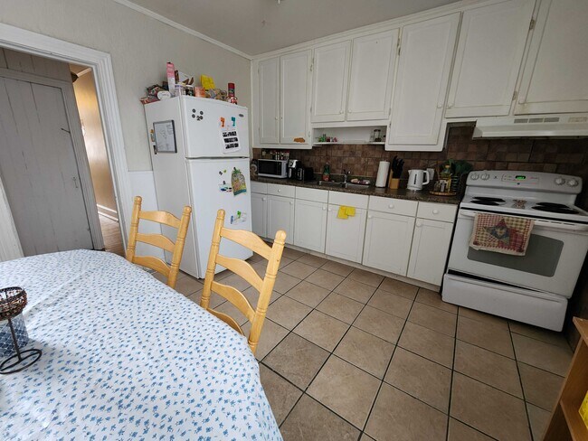 Photo - 244 Sydenham St Unit 1