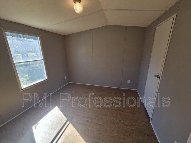 Photo - 929 Cranor Rd