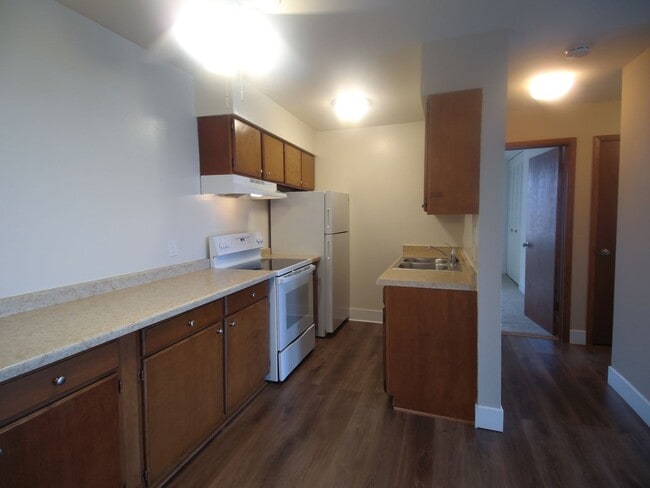 Oakland Manor Apartments