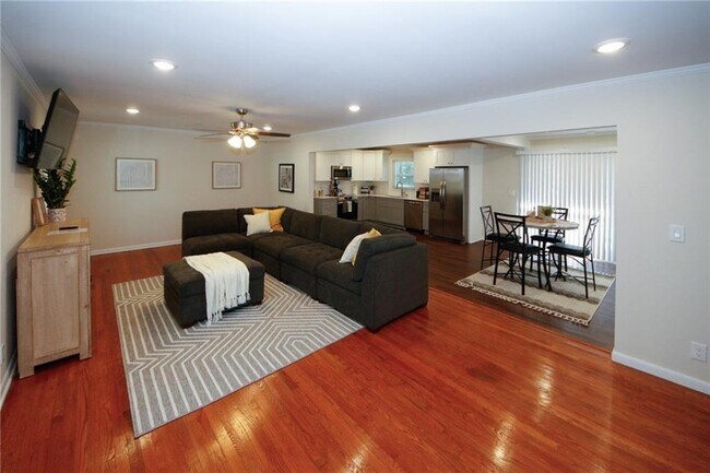 Photo - 1959 Shepherd Cir SW