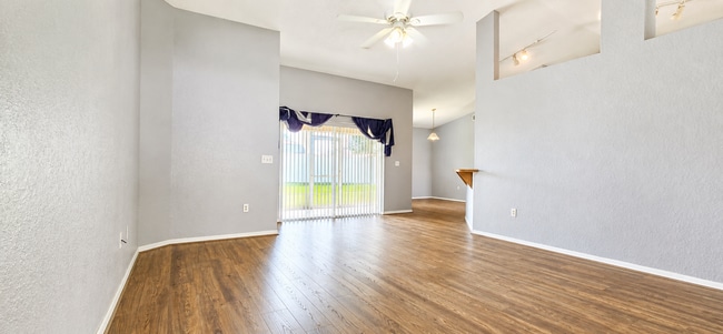 Photo - 954 Highland Crest Cir