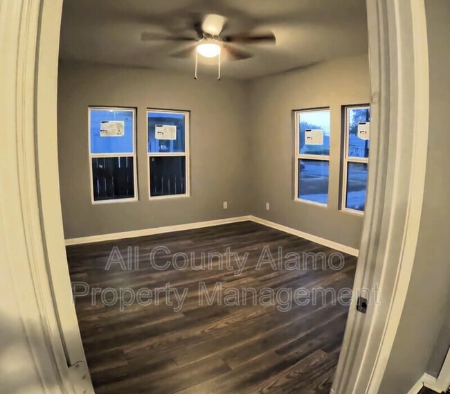 Photo - 510 Roseborough St