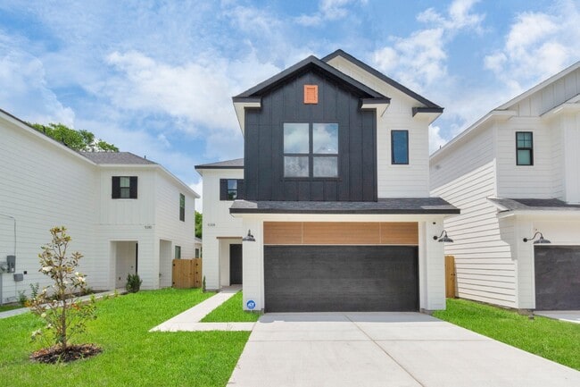 Photo - 5308 Denmark St