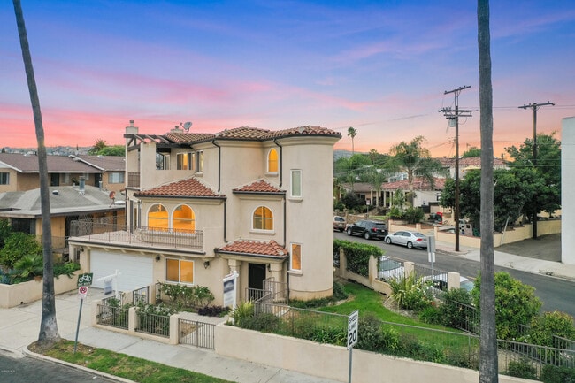 Photo - 1701 Crescent Ave