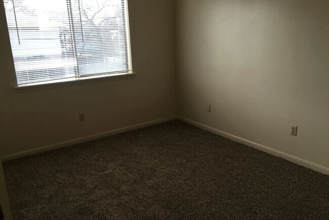 Photo - 2411 Pedernales Dr Unidad #C