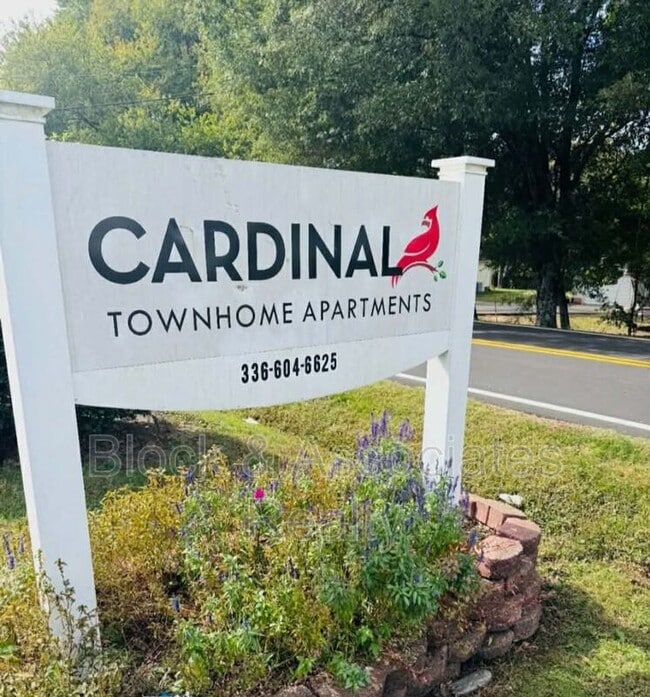 Building Photo - 1023 Salisbury St Unit E