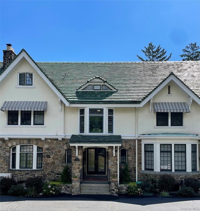 Photo - 139 S Broadway Unit 3