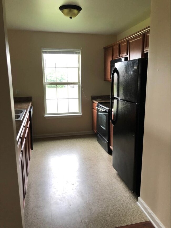 Photo - 700 Chatham Ct