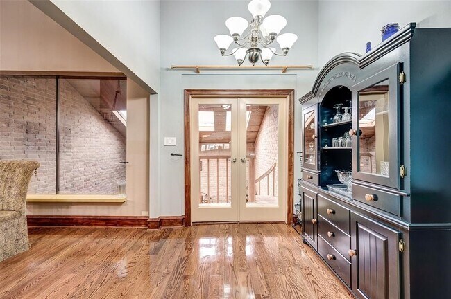 Building Photo - 5141 Del Monte Dr