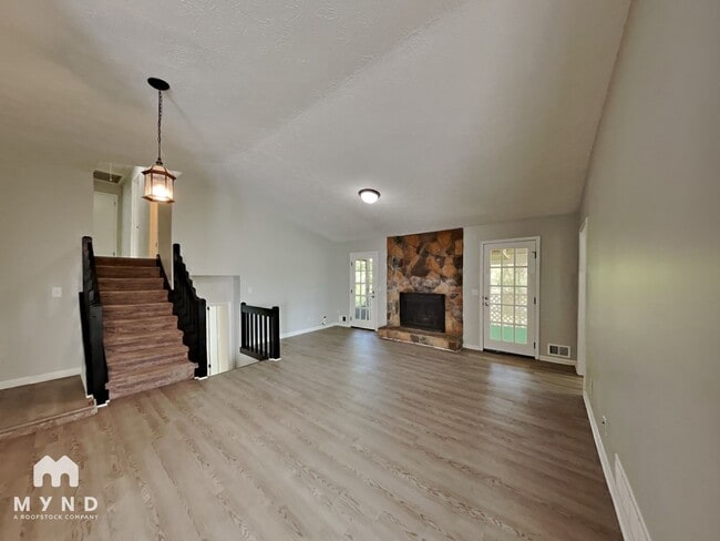Photo - 276 Grist Mill Ln
