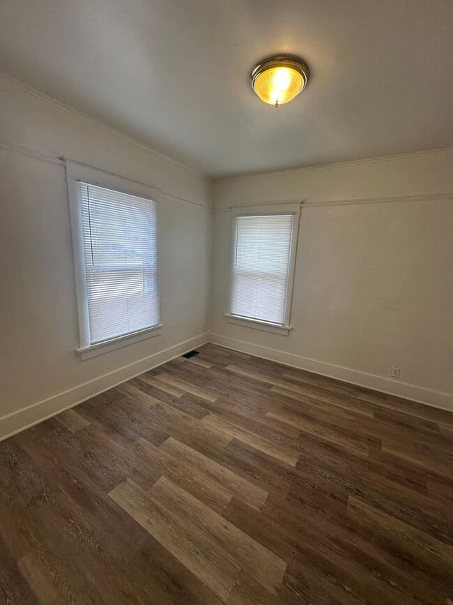 Photo - Charming 2 Bedroom House available NOW!