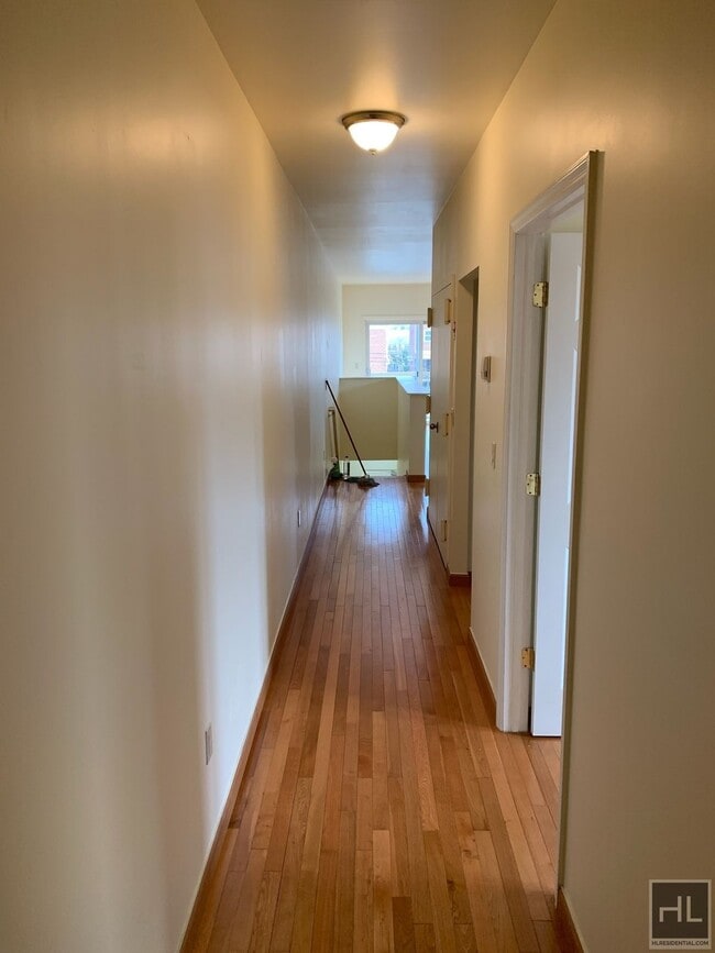 Photo - Graff Avenue, Bronx Unidad 3