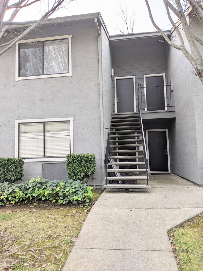 Photo - 900 Cambridge Dr Condo Unit 32
