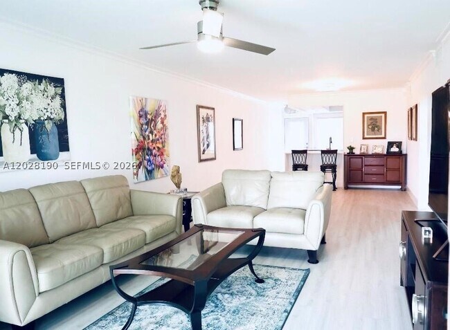 Photo - 3004 Portofino B2 Unit B2