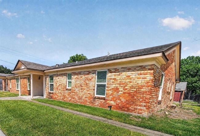Photo - 6525 Renwick Dr Unit A