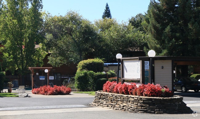 Cambridge Gardens - Cambridge Gardens Apartments