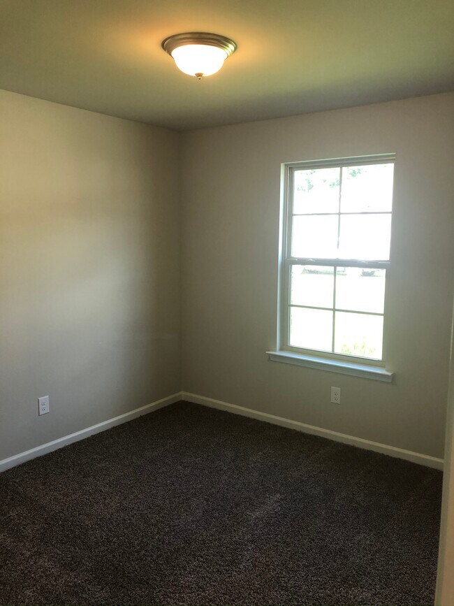 Photo - 28384 Longfellow Ln