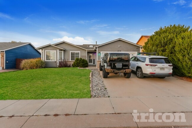 Building Photo - 8258 Firethorn Dr