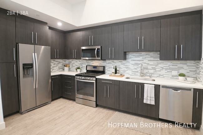 Photo - 115 S St Andrews Pl