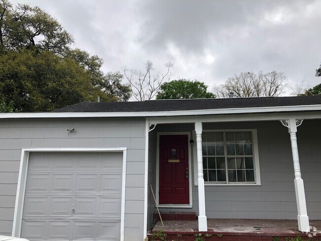 Building Photo - Gorgeous all renovated Home in Beaumont, TX!