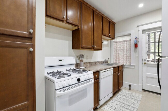 Photo - 603 W Green St