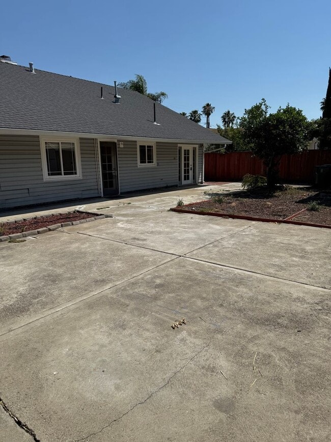 Photo - $3,700 / 4 BR - Comfortable 3-Bedroom Fremont Rental in Prime East Bay Location!