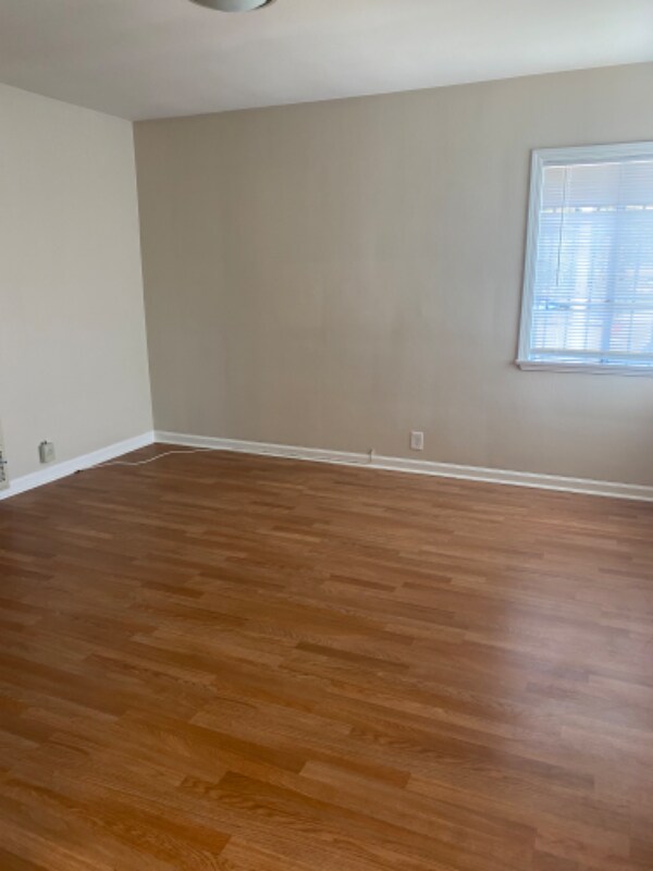 Photo - 11251 S Mariposa Ave Unidad None