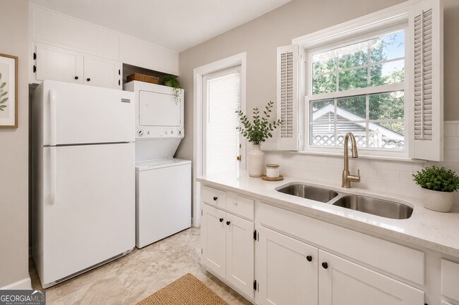 Photo - 801 Marstevan Dr NE