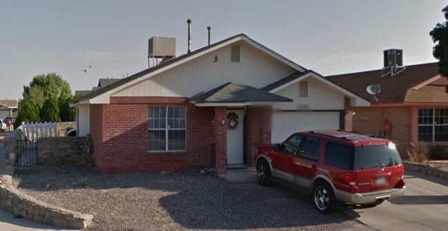 Building Photo - 12591 Kari Anne Dr