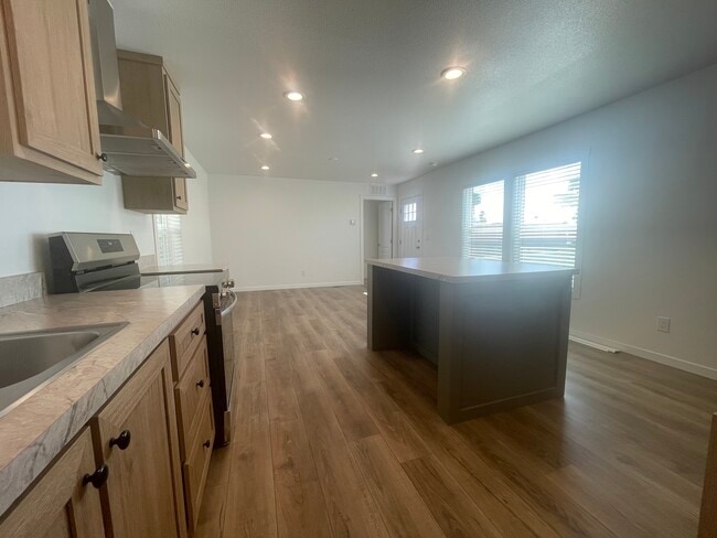 2627 S Lamb Blvd