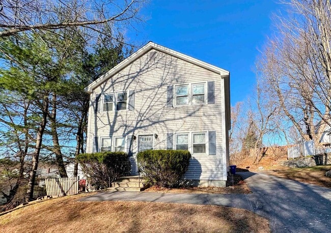 Building Photo - 33 Elwood Ave Unit B