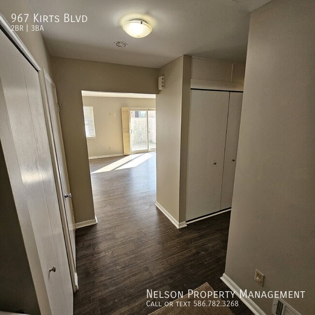 Photo - 967 Kirts Blvd