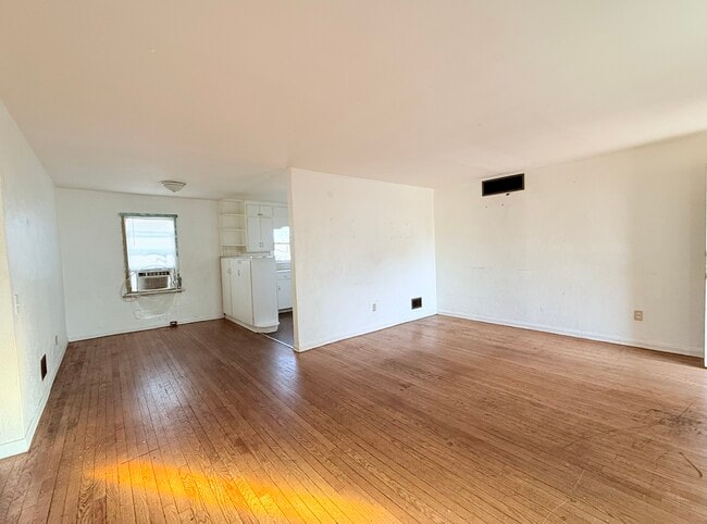 Photo - 609 S Taylor Ave