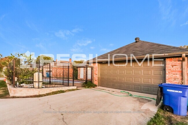 Photo - 3853 Alto Ave