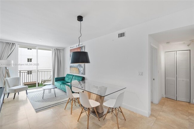 Building Photo - 185 SE 14th Terrace Unit 2602