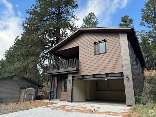 Building Photo - Beautiful Flagstaff Rental