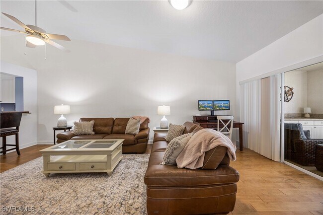 Photo - 7050 Barrington Cir Unidad 202