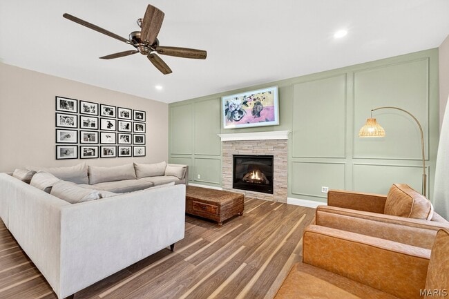 Photo - 415 Filipp Ln