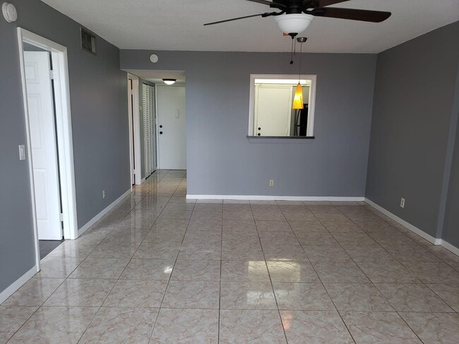 Building Photo - 406 NW 68th Ave Unit .