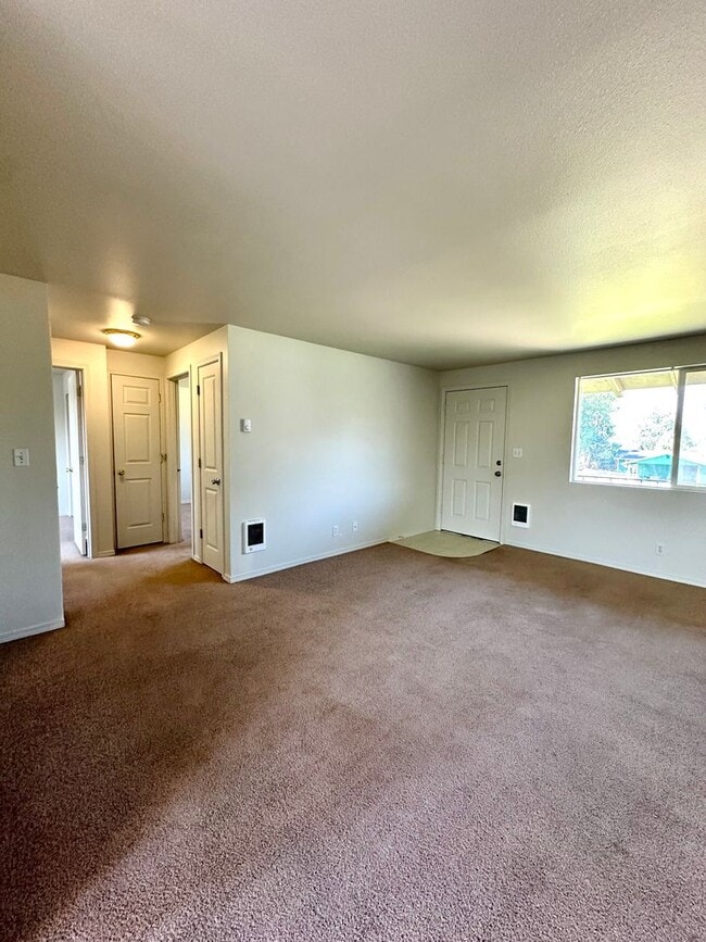 Photo - 1618 SW Lava Ave Unit L1618-11