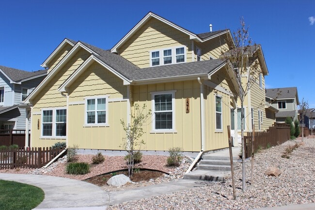 Building Photo - GORGEOUS NEWER TOWNHOME IN GOLD HILL MESA!!
