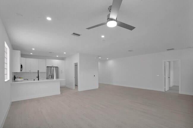 Photo - 905 Fieldstone Way