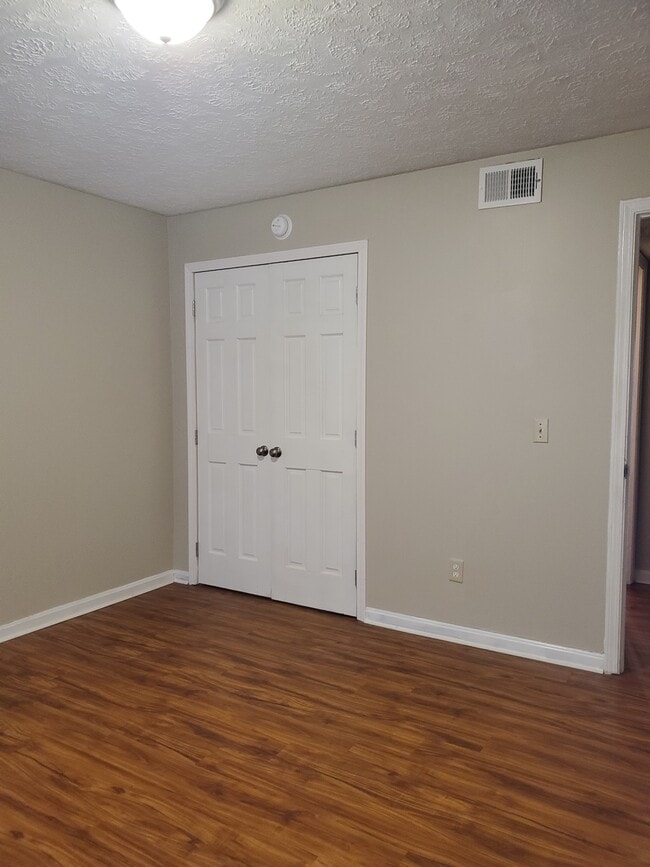 Christopher Square Apartments NEW MANAGEMENT! Radcliff, KY