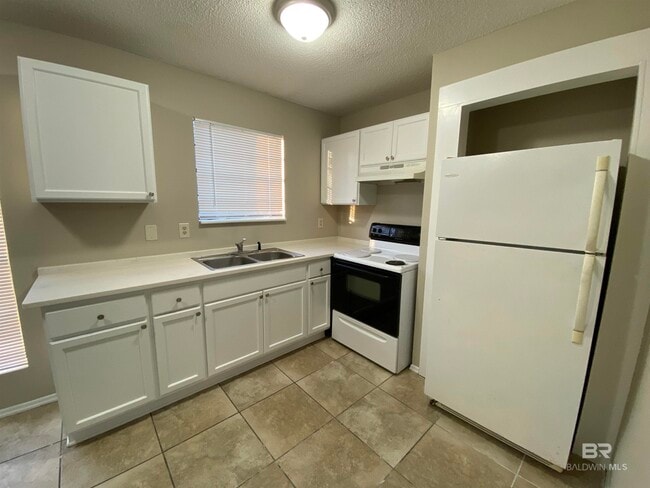 Photo - 6394 Schoel Ln