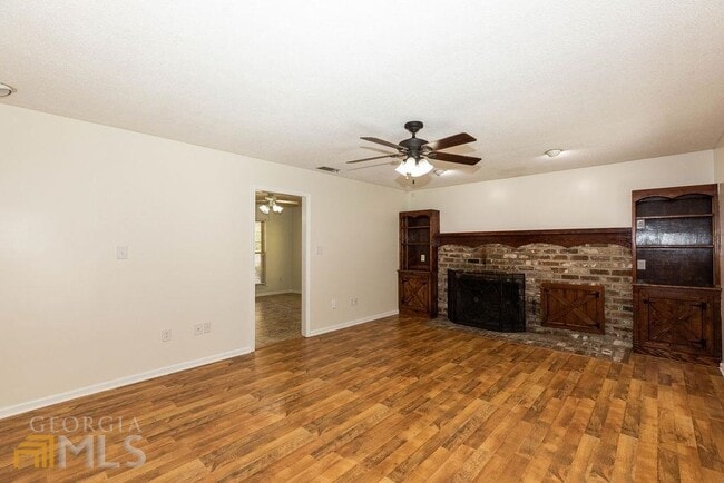 Photo - 404 E First St