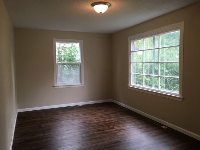 Photo - 213 1st Ave E